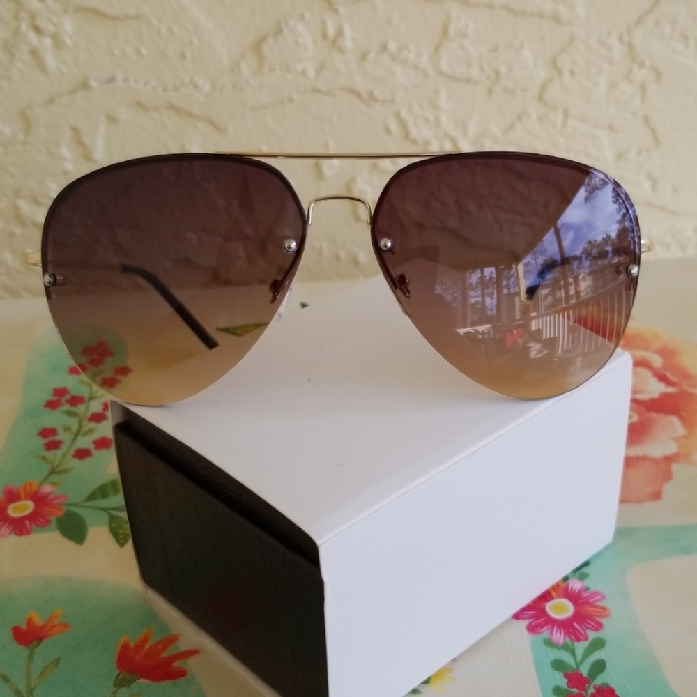 2019 TWO TONE  LENS AVIATOR STYLE  SUNGLASSES - Picture 3 of 4